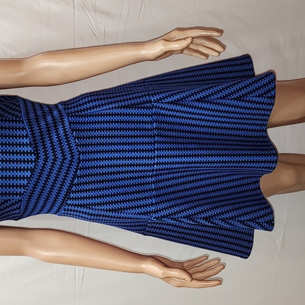 Esley Women'’s Sleeveless Fit & Flare Dress Size S Stretch Black/Blue Geometric - Picture 4 of 9